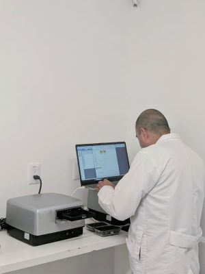 Mantenimiento lector de microplacas